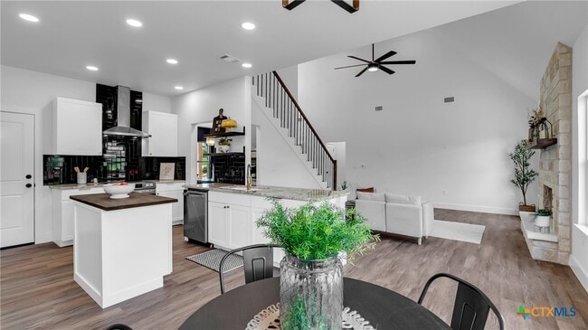 Building Photo - 105 Chesterfield Dr