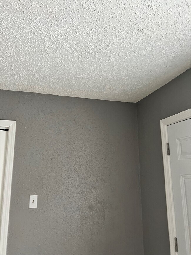 Building Photo - 7247 Chasewood Dr
