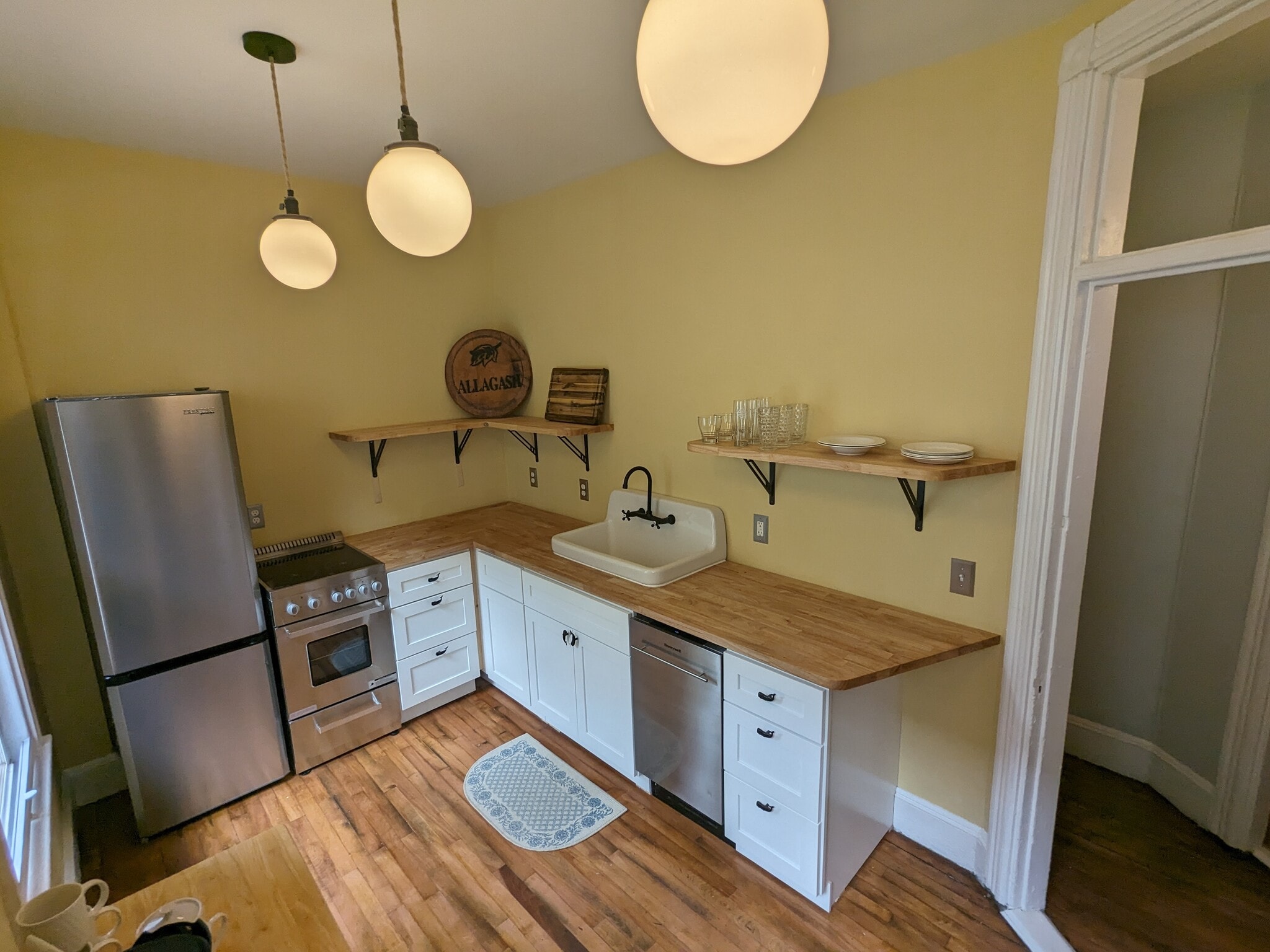 Building Photo - 241 Spring St