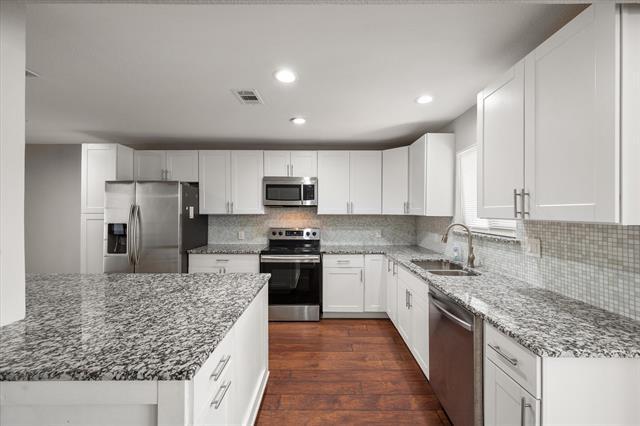 Building Photo - 207 E Harwood Rd