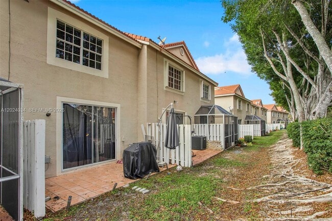 Building Photo - 850 Sorrento Dr