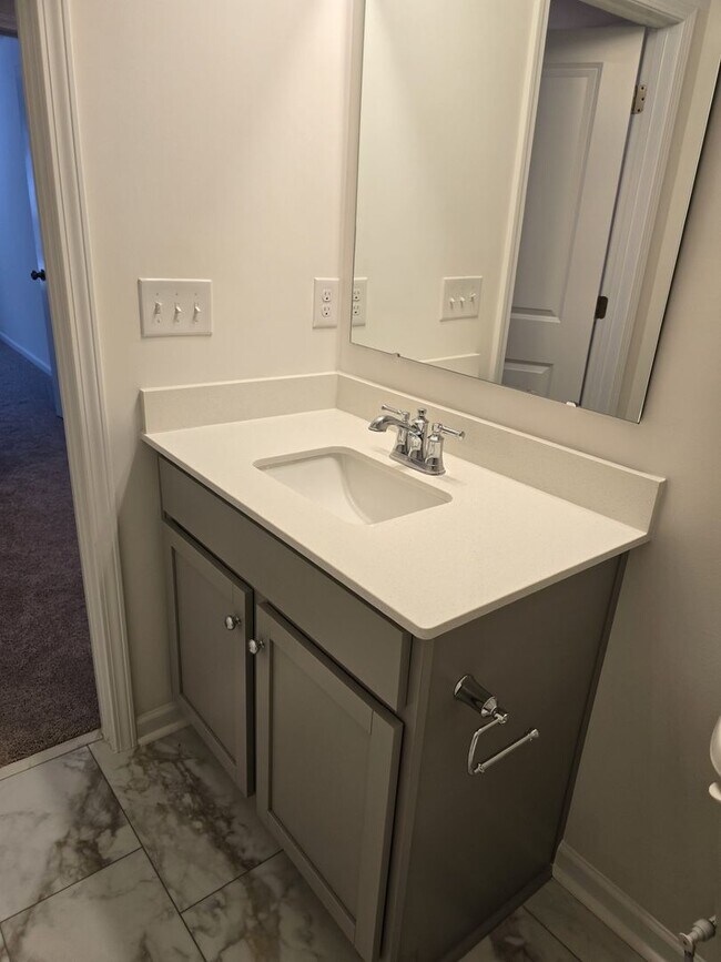 Building Photo - New Construction 3BR/2.5BA Townhome in Monroe