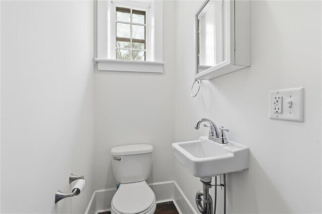 Building Photo - 4200 Mercier St