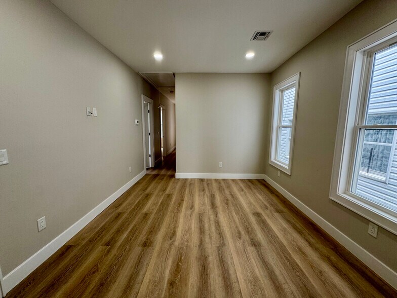 Building Photo - 115 Carteret Ave