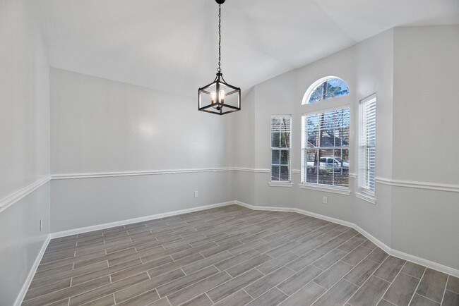 Building Photo - Beautiful just remodeled from top to botto...