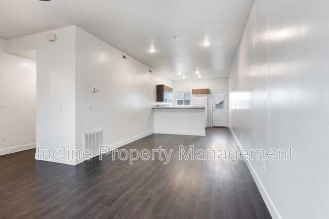 Building Photo - 1389 Northfield Rd