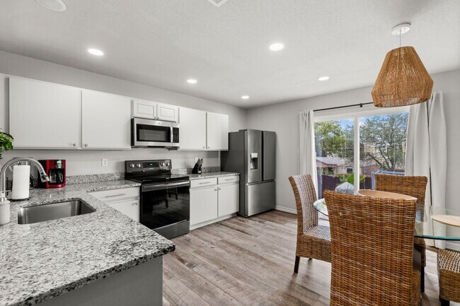 Building Photo - 907 Grants Canyon