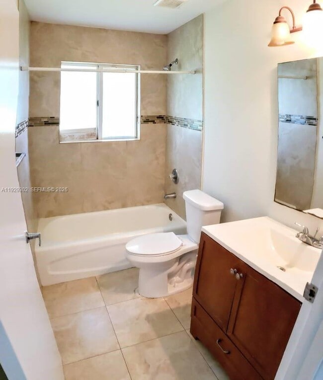 Building Photo - 2522 NE 184th Terrace