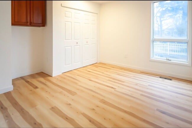 Building Photo - One of a kind home in West Richland