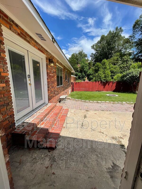 Building Photo - 4204 Wilbur Dr