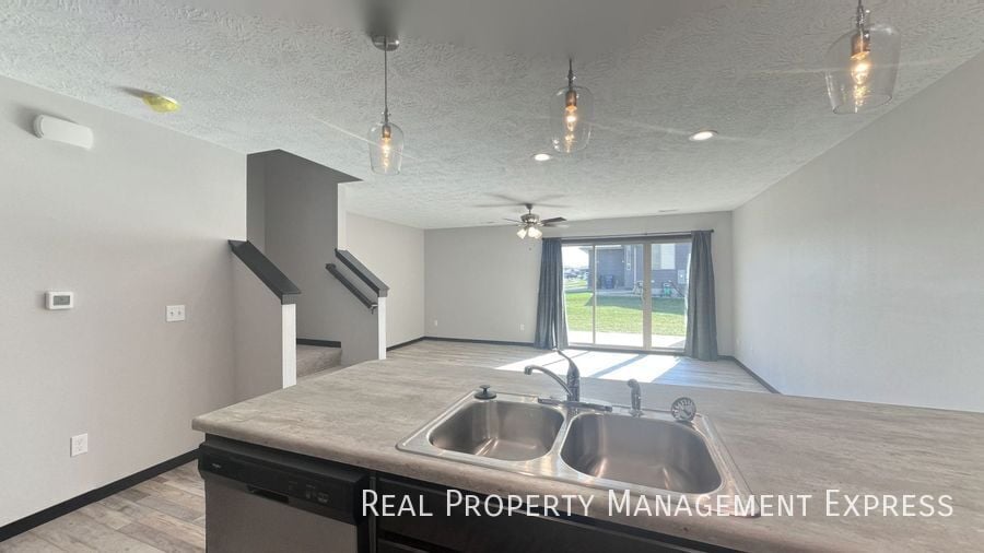 Building Photo - 9719 W Broek Dr