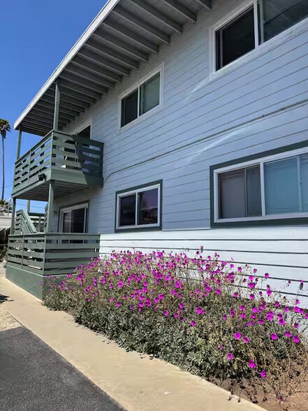 Building Photo - 255 Dunes St