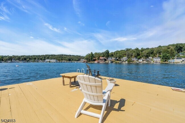 Building Photo - 363 Lakeside Blvd