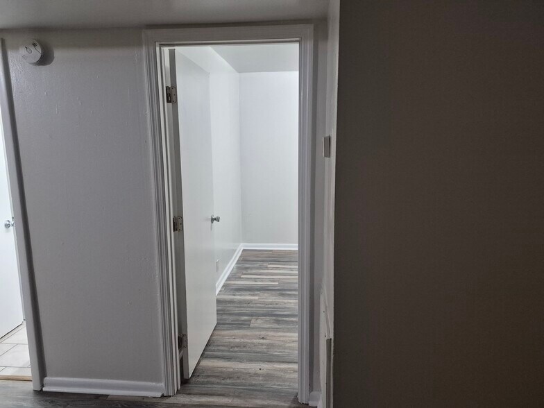 Building Photo - 1717 24th Ave N