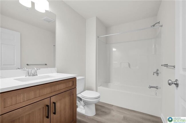 Building Photo - 1513 Maple St