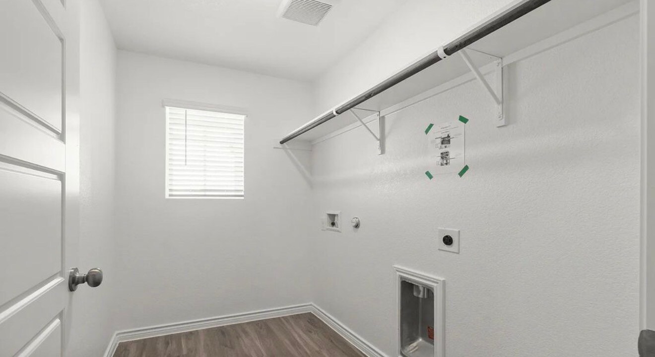 Laundry Room - 10025 Freighter Trl