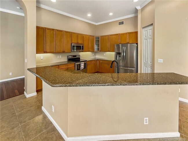 Building Photo - 2662 SW Newberry Ct