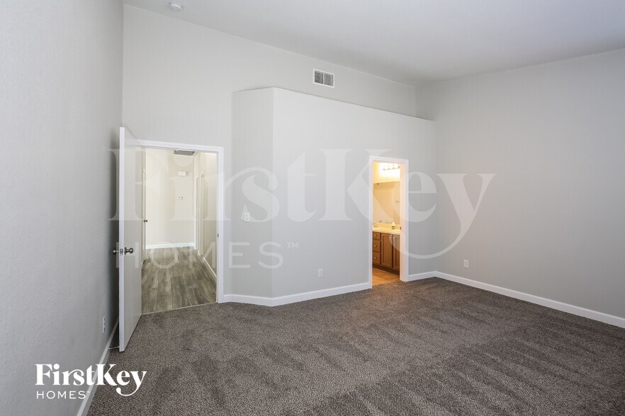 Building Photo - 6138 Sydney Bay Ct