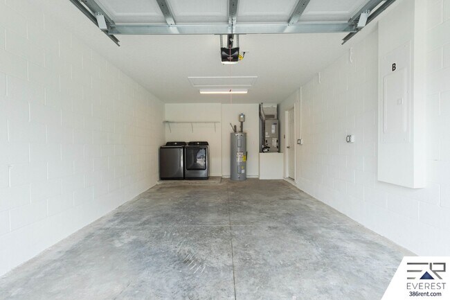Building Photo - FULLY FENCED, LIKE NEW 3/2/1 TOWNHOUSE ON A CUL DE SAC IN BEAUTIFUL SEMINOLE WOODS