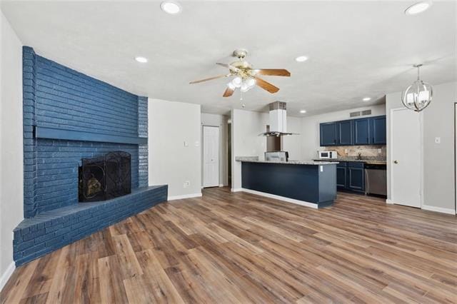 Building Photo - 556 Hawthorne Dr