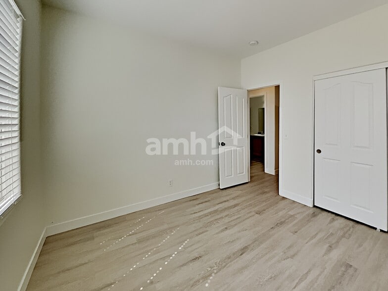 Building Photo - 8928 Cambridge Glen Ct