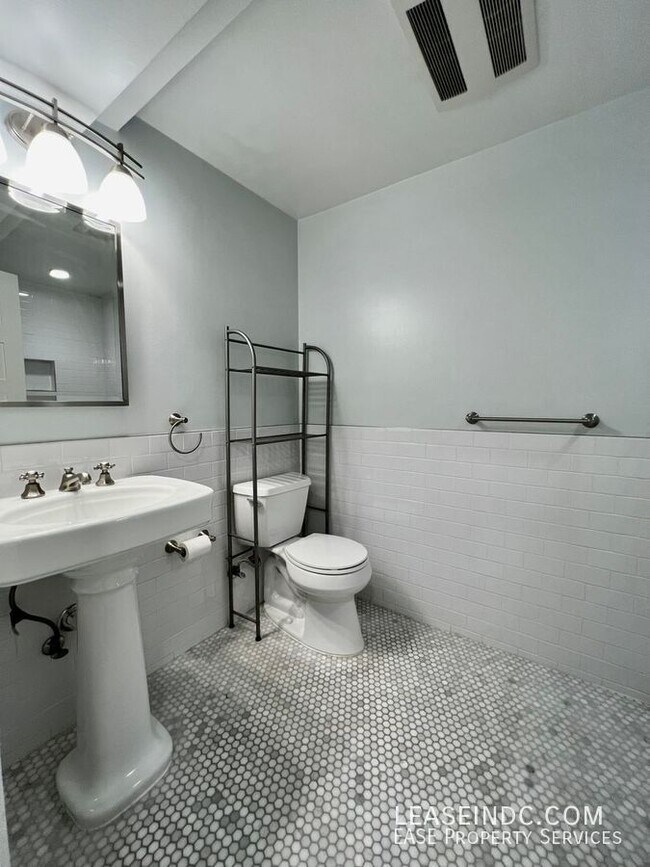 Building Photo - 4613 15th St NW