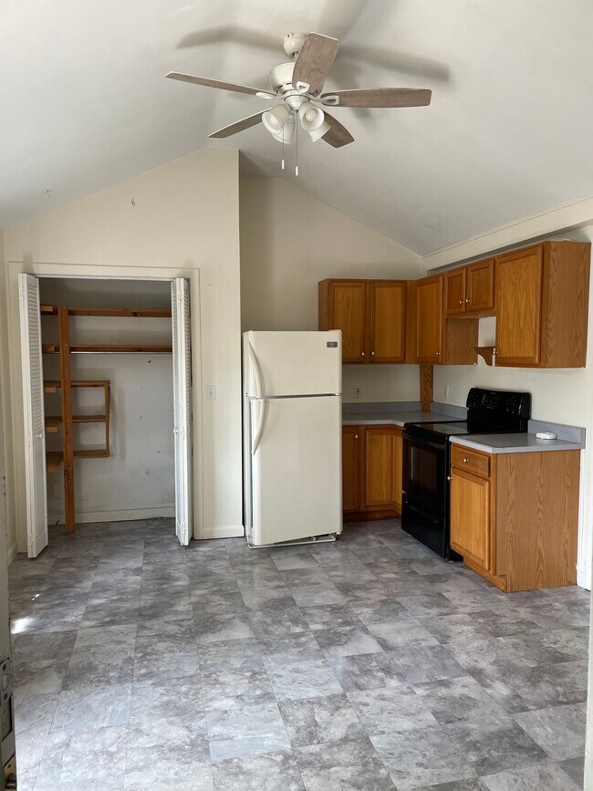 Primary Photo - 225 Bean Rd
