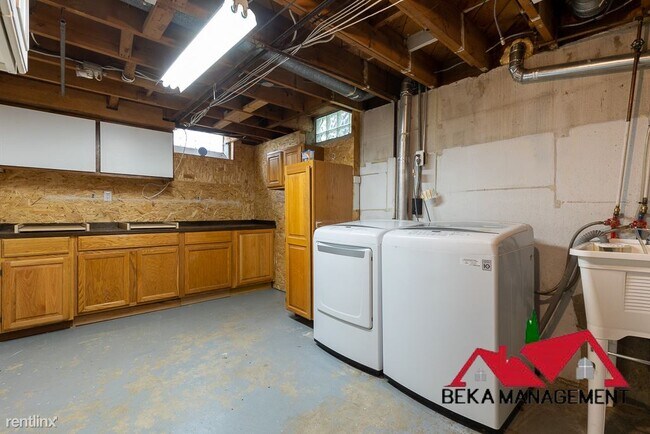 Building Photo - 4 br, 2.5 bath House - 31756 Scone St
