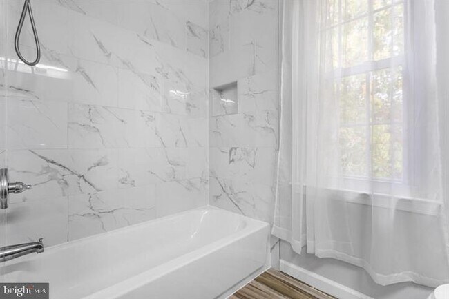 Building Photo - 2807 Falling Brook Terrace