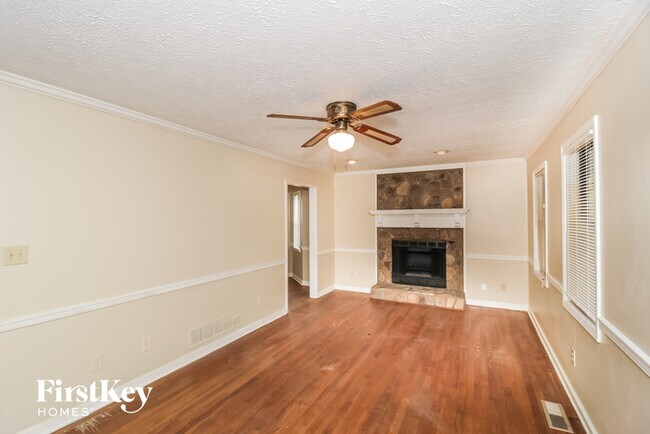 Building Photo - 4053 Evelyn Dr