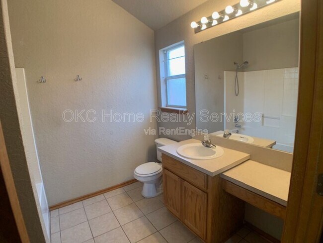 Building Photo - 16229 Everglade Ln