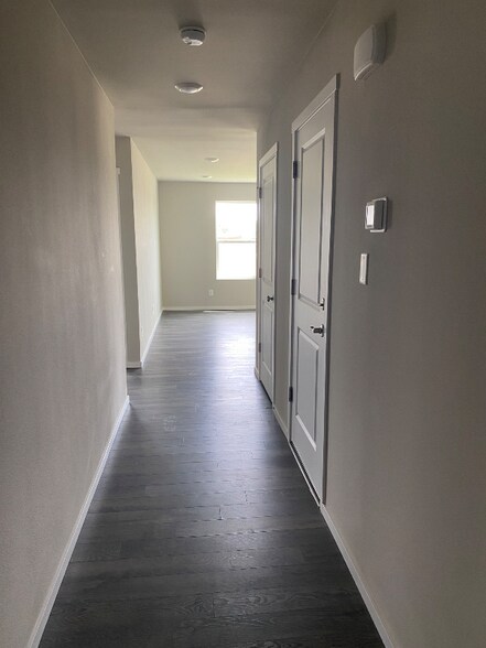 Building Photo - 1604 S Mallard Wy