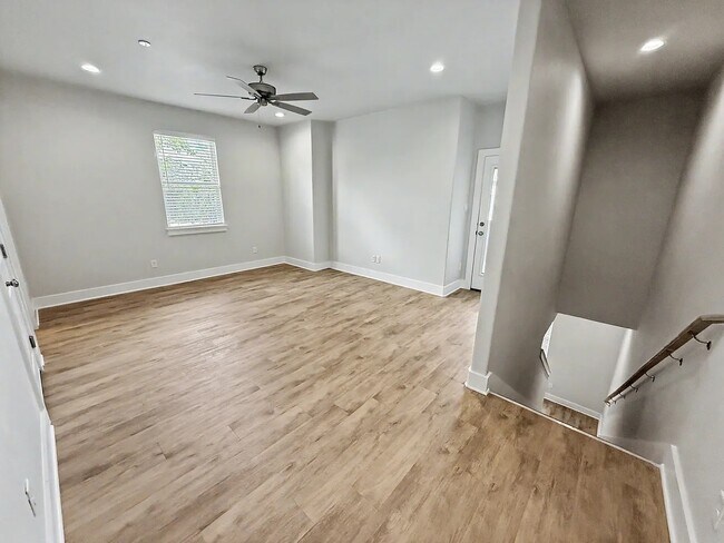 Building Photo - 202 Park Pl