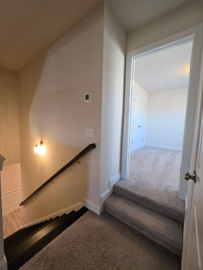 Building Photo - 3360 Rustic Dr