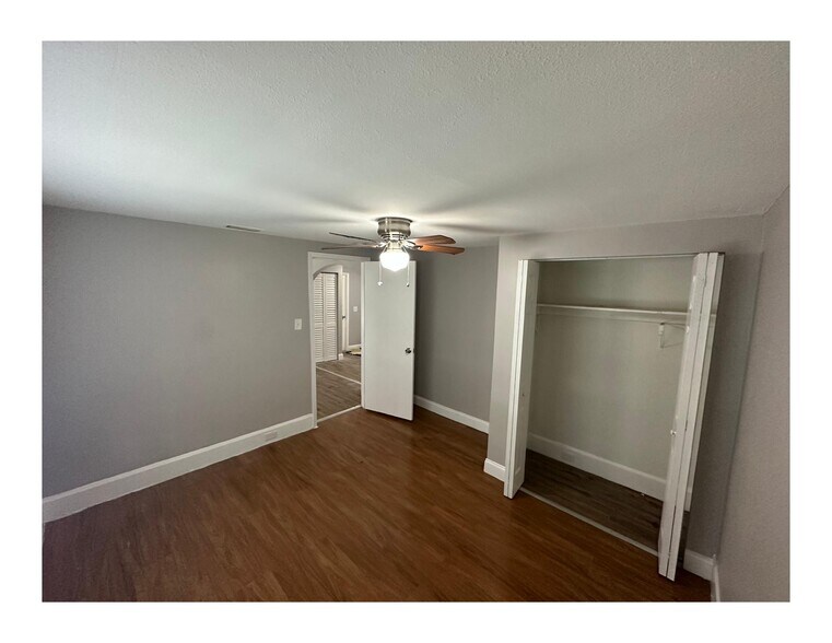 Building Photo - 776 14th Ave S