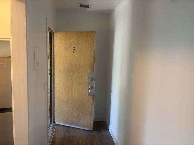 Building Photo - 1271 Murray Ave