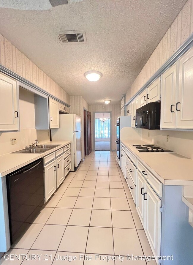 Building Photo - 4 br, 3 bath House - 935 Rock Canyon Drive