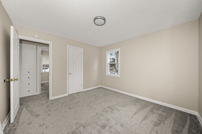 Building Photo - Newly renovated 3bd 2bath Shadle Rancher M...