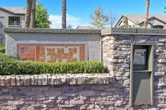 Building Photo - NW!! Gated!!! Clubhouse!!!Community Pool!!! 1st Floor Condo!!! Wood like floors!! No Carpet!!