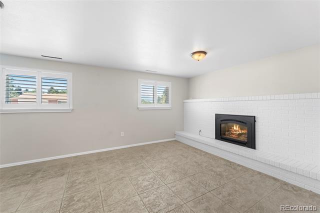 Building Photo - 5585 Escondido Dr
