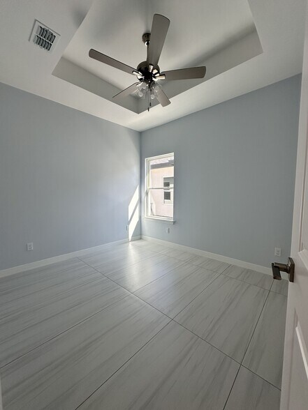 Building Photo - 11313 N 25th St