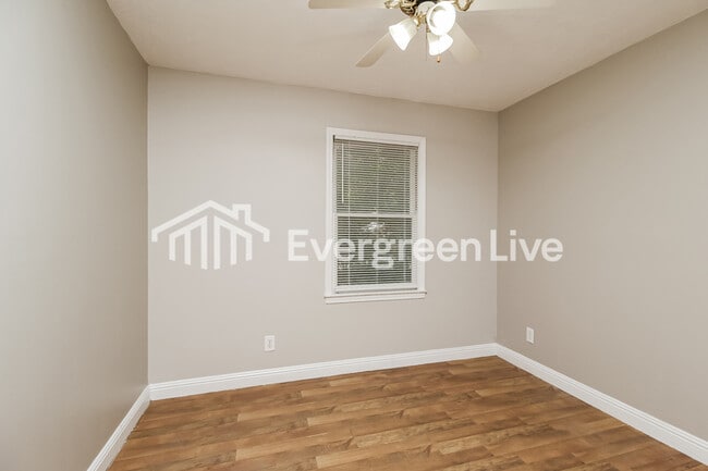 Building Photo - 224 Thomason St