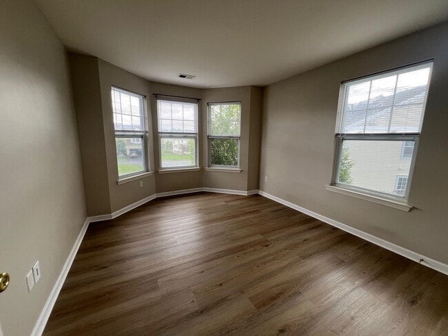 Building Photo - 13 Arden Ct