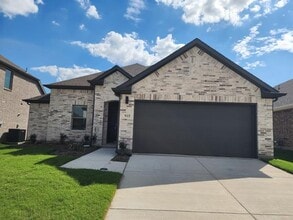 Building Photo - 915 Honeydew Ln