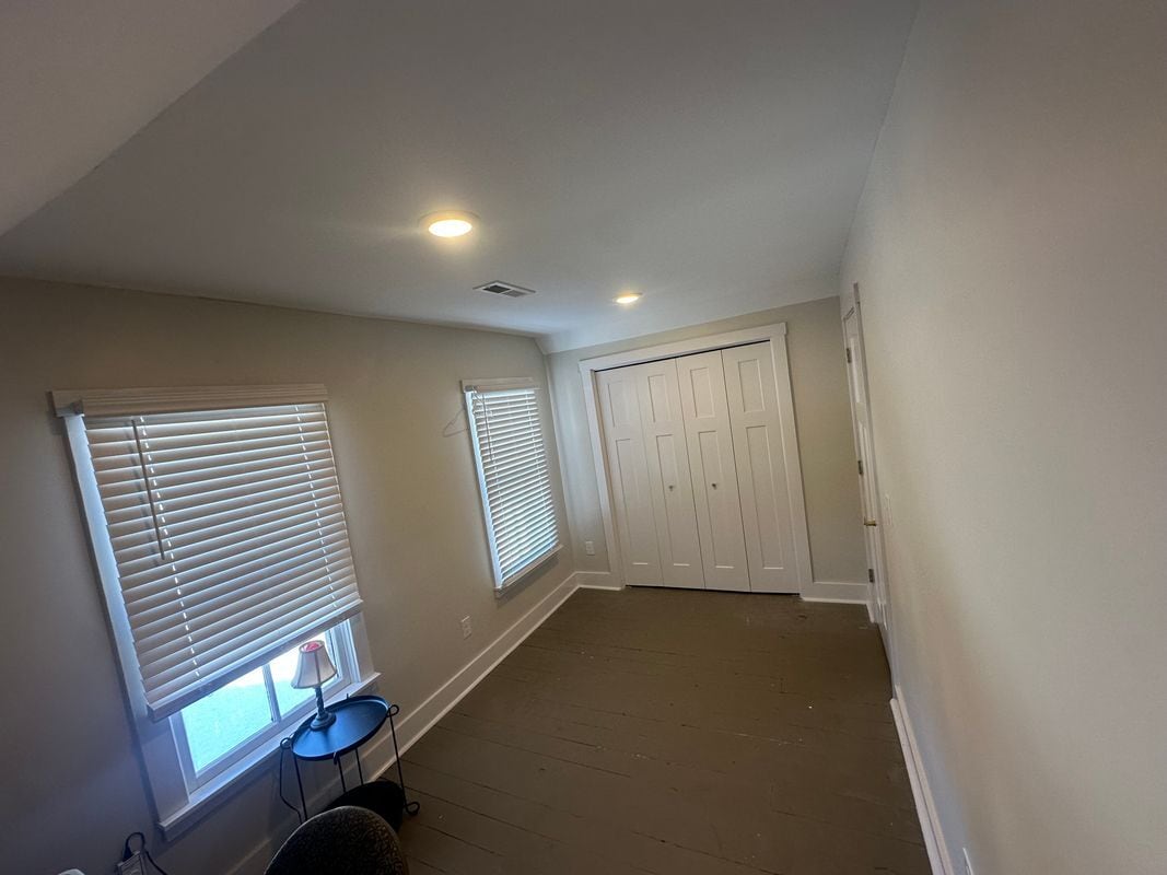 Building Photo - 321 Harrison St W