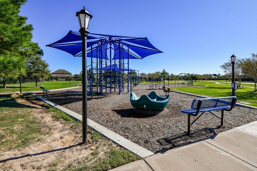 Neighborhood park - 3431 Arrowhead Bay Ln