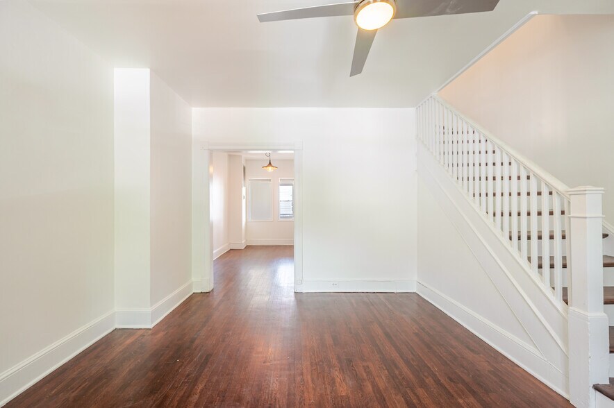 Building Photo - 1109 Abbey Pl NE