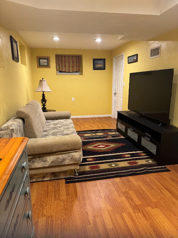 Building Photo - 16 Maplewood St