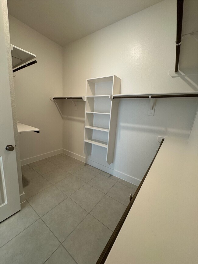 Building Photo - 7259 Stillmeadow Grv Dr