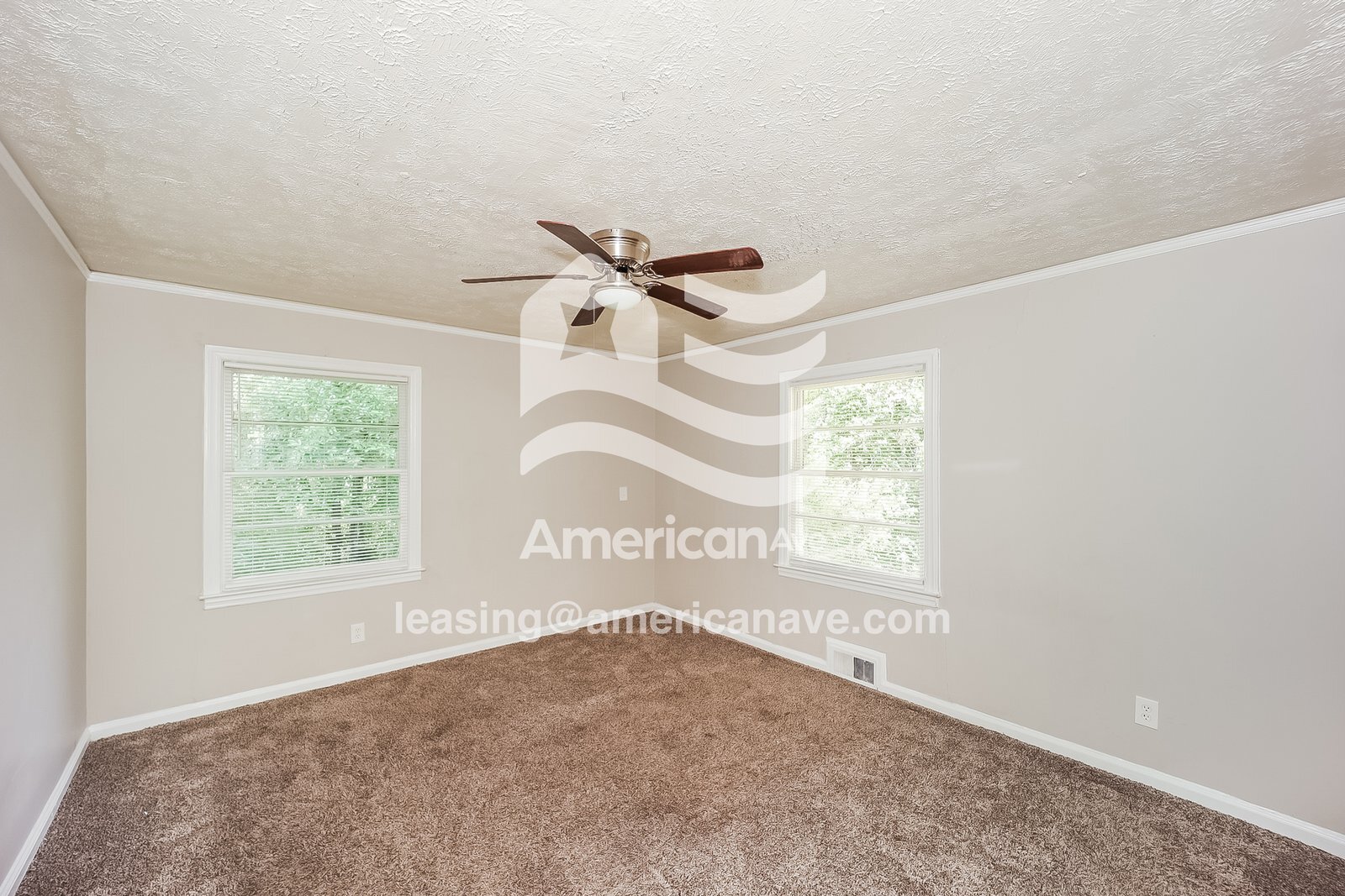 Building Photo - 3912 Mosley Dr